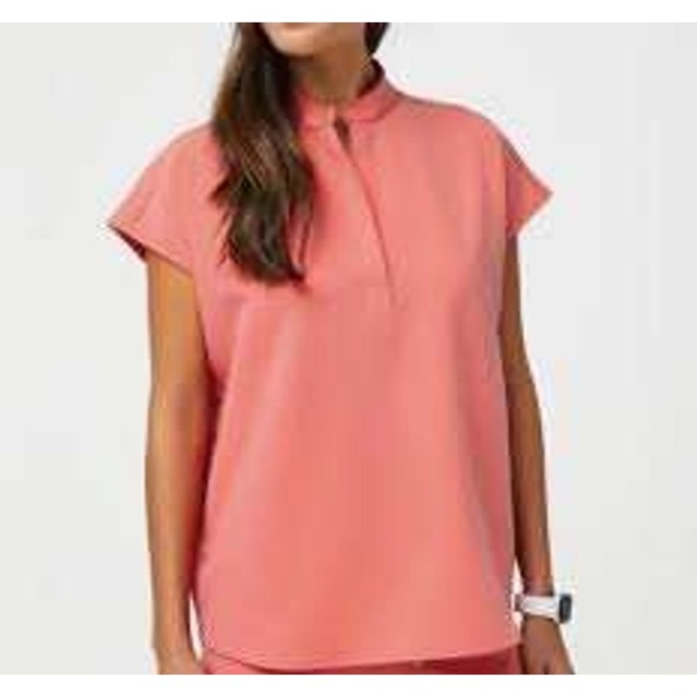 FIGS Technical Collection RAFAELA SALMON PINK Collar Scrub Top Medium Cap Sleeve